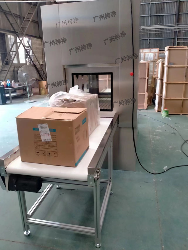 輸送線風(fēng)淋傳遞窗與輸送線貨淋室是潔凈室中用于物品傳遞和空氣凈化的關(guān)鍵設(shè)備。